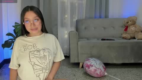    INDEPENDENT MODEL online show from December 14, 6:35 am