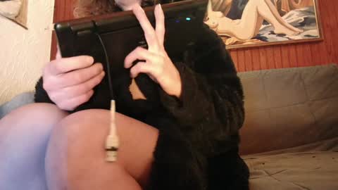 Snapshot of prxscillia_tx chatting on December 8, 3:56 pm prxscillia_tx online show from December 8, 3:56 pm