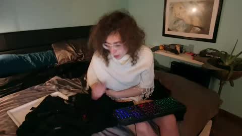 Snapshot of prxscillia_tx chatting on January 12, 5:01 pm prxscillia_tx online show from January 12, 5:01 pm