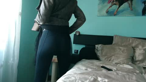 Snapshot of prxscillia_tx chatting on February 5, 3:52 pm prxscillia_tx online show from February 5, 3:52 pm