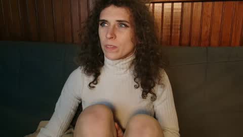 Snapshot of prxscillia_tx chatting on February 9, 6:16 pm prxscillia_tx online show from February 9, 6:16 pm