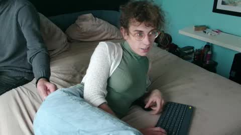 Snapshot of prxscillia_tx chatting on November 11, 1:55 pm prxscillia_tx online show from November 11, 1:55 pm