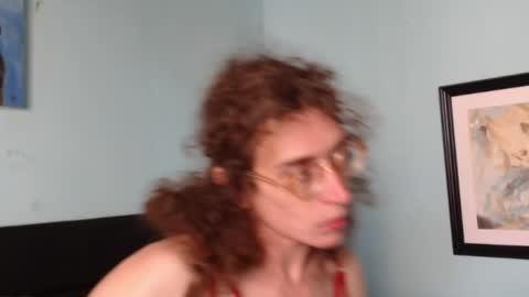 Snapshot of prxscillia_tx chatting on May 9, 4:23 pm prxscillia_tx online show from May 9, 4:23 pm