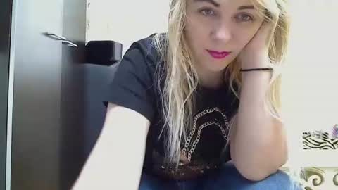 Snapshot of pryncess_sweety chatting on January 23, 8:15 am Pryncess sweety online show from January 23, 8:15 am