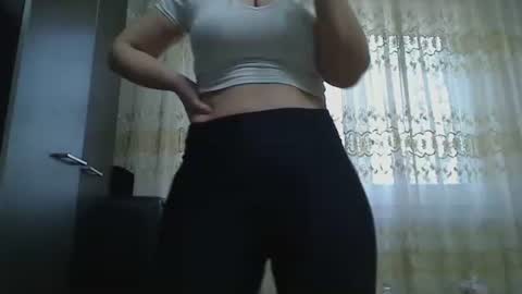 Snapshot of pryncess_sweety chatting on March 6, 7:14 am Pryncess sweety online show from March 6, 7:14 am