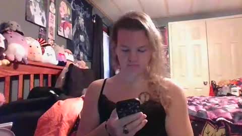 Snapshot of psycholette chatting on December 2, 8:22 pm ThickLetteSweetheart online show from December 2, 8:22 pm