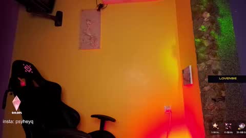 Snapshot of psyheya chatting on December 2, 3:58 pm LUCY -----    online show from December 2, 3:58 pm