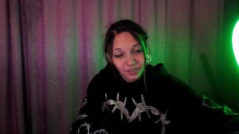 Snapshot of psyheya chatting on December 26, 5:40 pm LUCY -----    online show from December 26, 5:40 pm