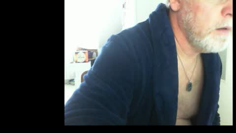 Snapshot of ptitrouquin chatting on October 27, 8:07 am ptitrouquin online show from October 27, 8:07 am