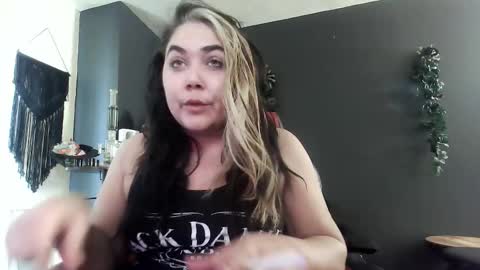 Snapshot of puddinforlife chatting on December 5, 2:36 pm Krystle online show from December 5, 2:36 pm