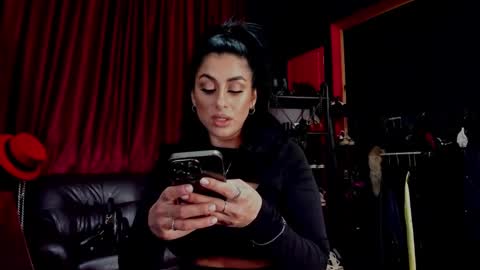 Snapshot of puffy_love chatting on February 1, 7:13 pm MissPuffyLove online show from February 1, 7:13 pm