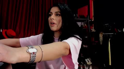 Snapshot of puffy_love chatting on February 3, 7:42 pm MissPuffyLove online show from February 3, 7:42 pm