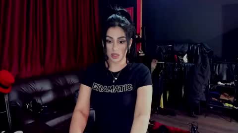 Snapshot of puffy_love chatting on February 6, 8:45 pm MissPuffyLove online show from February 6, 8:45 pm