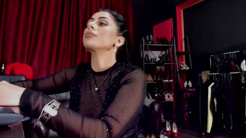 Snapshot of puffy_love chatting on February 24, 9:09 pm MissPuffyLove online show from February 24, 9:09 pm