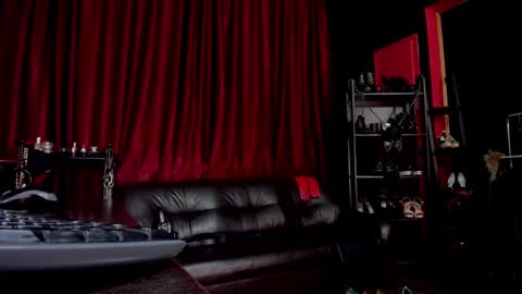 Snapshot of puffy_love chatting on March 4, 10:16 pm MissPuffyLove online show from March 4, 10:16 pm