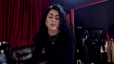 Snapshot of puffy_love chatting on September 19, 8:20 pm MissPuffyLove online show from September 19, 8:20 pm