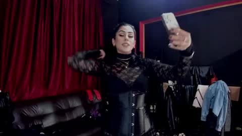 Snapshot of puffy_love chatting on October 7, 9:34 pm MissPuffyLove online show from October 7, 9:34 pm