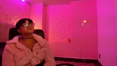 Snapshot of puka_11 chatting on March 2, 5:08 am Puka online show from March 2, 5:08 am