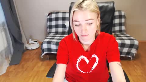 Snapshot of puma_ma chatting on December 23, 6:55 am Polly online show from December 23, 6:55 am