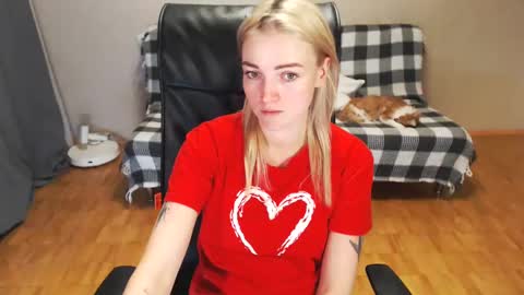 Snapshot of puma_ma chatting on December 25, 1:51 pm Polly online show from December 25, 1:51 pm