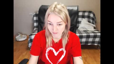 Snapshot of puma_ma chatting on January 6, 3:51 pm Polly online show from January 6, 3:51 pm