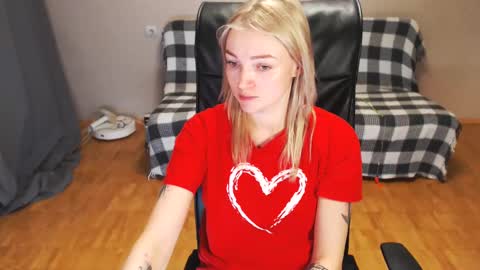 Snapshot of puma_ma chatting on January 11, 12:07 pm Polly online show from January 11, 12:07 pm