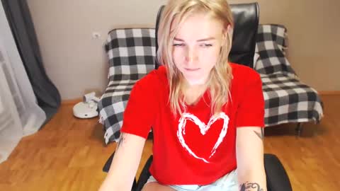 Snapshot of puma_ma chatting on January 19, 11:56 am Polly online show from January 19, 11:56 am