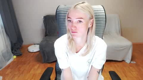 Snapshot of puma_ma chatting on September 25, 6:17 am Polly online show from September 25, 6:17 am