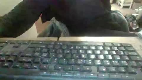 pup_y online show from December 15, 7:45 am