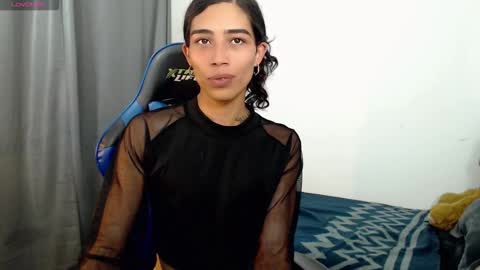 Snapshot of pupi_wolf chatting on February 13, 6:48 pm Cris online show from February 13, 6:48 pm