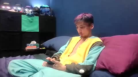 Snapshot of pupsparky1 chatting on December 5, 7:28 am Alpha Pup Sparky online show from December 5, 7:28 am