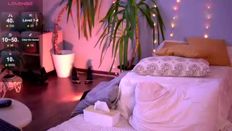 Snapshot of pureellie chatting on June 27, 4:50 am Emily online show from June 27, 4:50 am