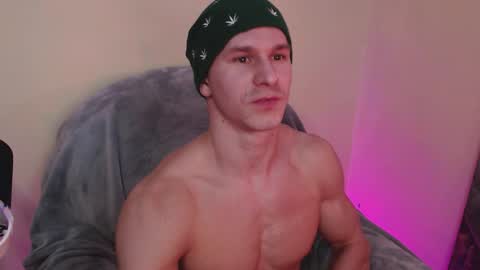 puremenshape online show from November 22, 6:29 pm