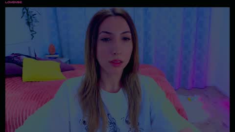 Snapshot of purevibrations chatting on February 7, 9:51 pm Isabelle online show from February 7, 9:51 pm