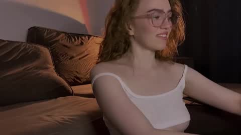 Marie online show from March 8, 3:24 pm