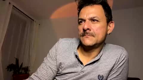 Puro Love online show from February 11, 3:22 am