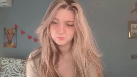 Bella online show from March 28, 5:40 am