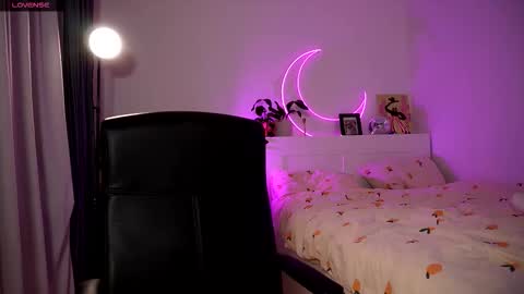 Snapshot of purple_baby chatting on October 5, 4:05 pm Sasha wait you here 6 of November. will celebrate my B- day online show from October 5, 4:05 pm