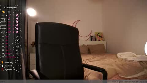 Snapshot of purple_baby chatting on October 29, 6:20 pm Sasha wait you here 6 of November. will celebrate my B- day online show from October 29, 6:20 pm