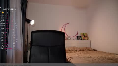 Snapshot of purple_baby chatting on October 31, 11:55 am Sasha wait you here 6 of November. will celebrate my B- day online show from October 31, 11:55 am