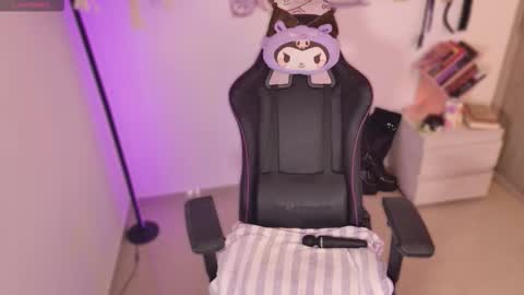 purple_ema online show from January 8, 9:17 pm