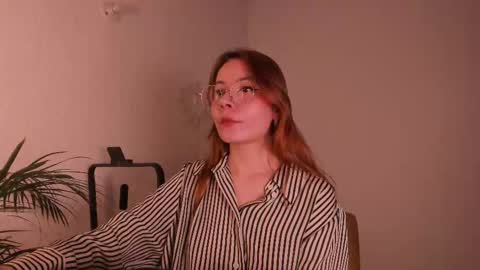 Snapshot of purple_opal chatting on October 6, 9:12 pm Vero online from Tuesday to Sunday online show from October 6, 9:12 pm