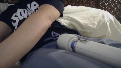 Snapshot of purplemountains chatting on March 9, 5:28 pm Purple Mountains online show from March 9, 5:28 pm