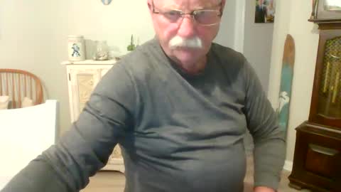 Snapshot of purpleshroom chatting on February 28, 3:59 am purpleshroom online show from February 28, 3:59 am