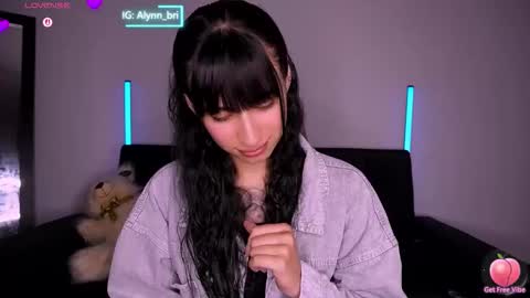 Snapshot of purplesnake_ chatting on February 28, 2:01 am Alynn online show from February 28, 2:01 am