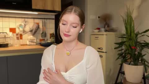 Snapshot of purrpure chatting on September 28, 7:08 pm Aileen online show from September 28, 7:08 pm