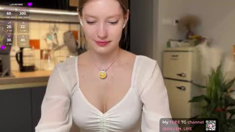 Snapshot of purrpure chatting on October 22, 7:24 pm Aileen online show from October 22, 7:24 pm