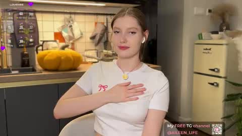 Snapshot of purrpure chatting on October 30, 7:47 pm Aileen online show from October 30, 7:47 pm