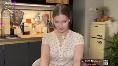 Snapshot of purrpure chatting on November 5, 7:14 pm Aileen online show from November 5, 7:14 pm