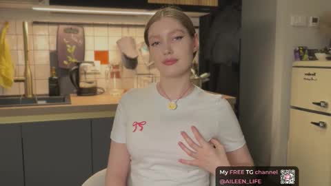 Snapshot of purrpure chatting on November 22, 7:13 pm Aileen online show from November 22, 7:13 pm